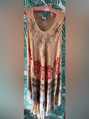 Petunia Boho style Sleeveless triangle hem 100% vicose tan henna print one size